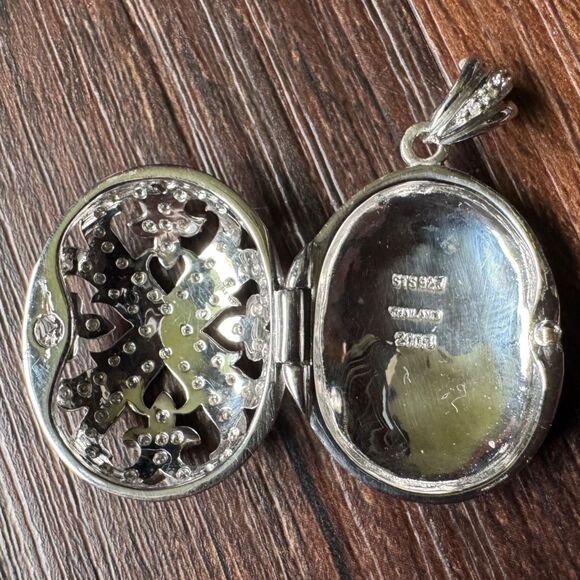 925 Sterling Silver STS Real Diamond Ornate Filigree Oval Locket Pendant Vintage - Picture 5 of 12